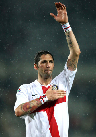 广东大胜广州！三外援合砍60+16+12，徐昕打脸杜锋，萨姆纳伤退（广东狂胜广州！三外援合砍60+16+12，徐昕用表现回击杜锋，萨姆纳因伤退场）