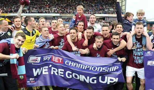 英媒：吉达国民想世界杯后签维尼修斯，准备开5年10亿欧薪水（英媒：吉达国民欲在世界杯后签下维尼修斯，拟奉上5年总额10亿欧合同）