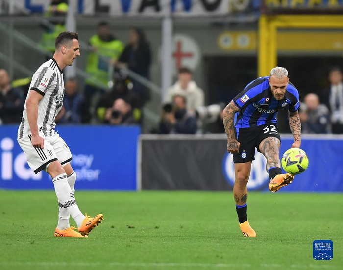 德天空：于帕仍有可能自由身离队，拜仁正在尽一切努力留住他（德天空：于帕仍存自由离队可能，拜仁正竭尽全力挽留）