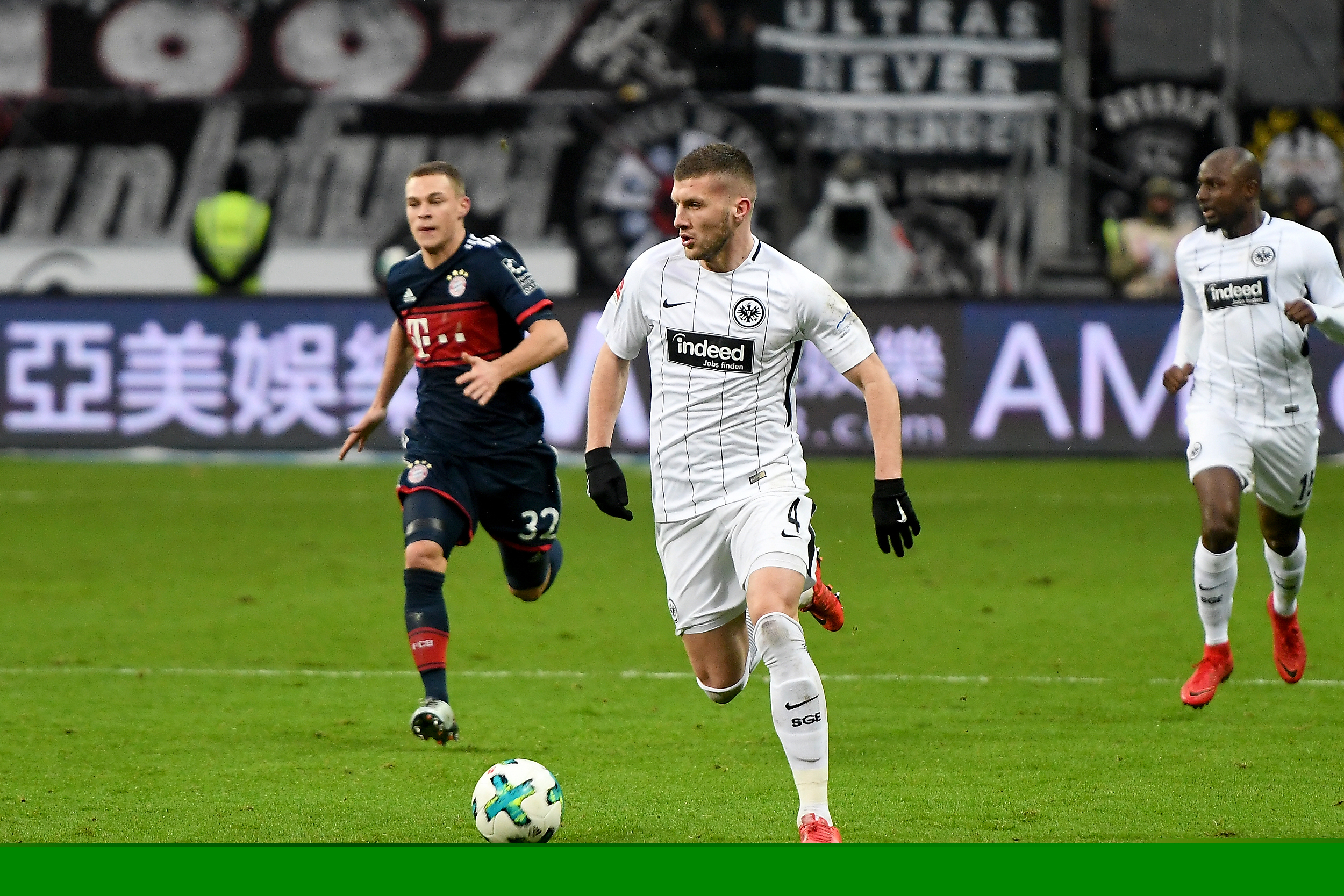 斯洛特：外界的议论影响了萨拉赫的情绪，每个人都会犯错（斯洛特：舆论干扰影响了萨拉赫情绪，谁都会有失误）