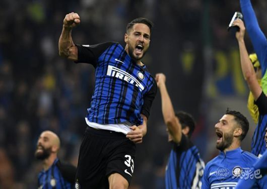 半场三分22中2！科尔：我们有很多优秀射手，命中率总会正常的（半场三分22投仅2中，科尔：我们射手多，命中率会回归正常）