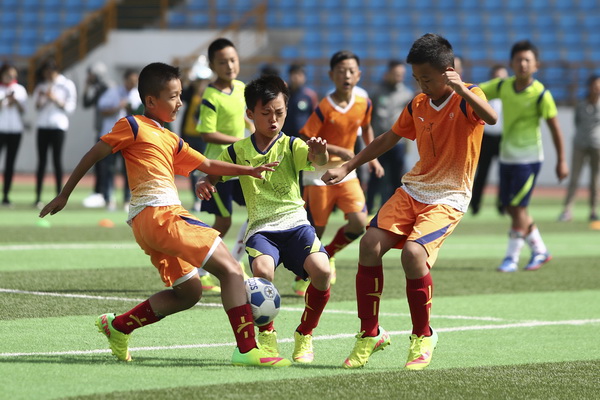 埃斯特旺经纪人：建议巴萨签下亚特兰大中场埃德松-席尔瓦（埃斯特旺经纪人建议：巴萨应引进亚特兰大中场埃德松-席尔瓦）