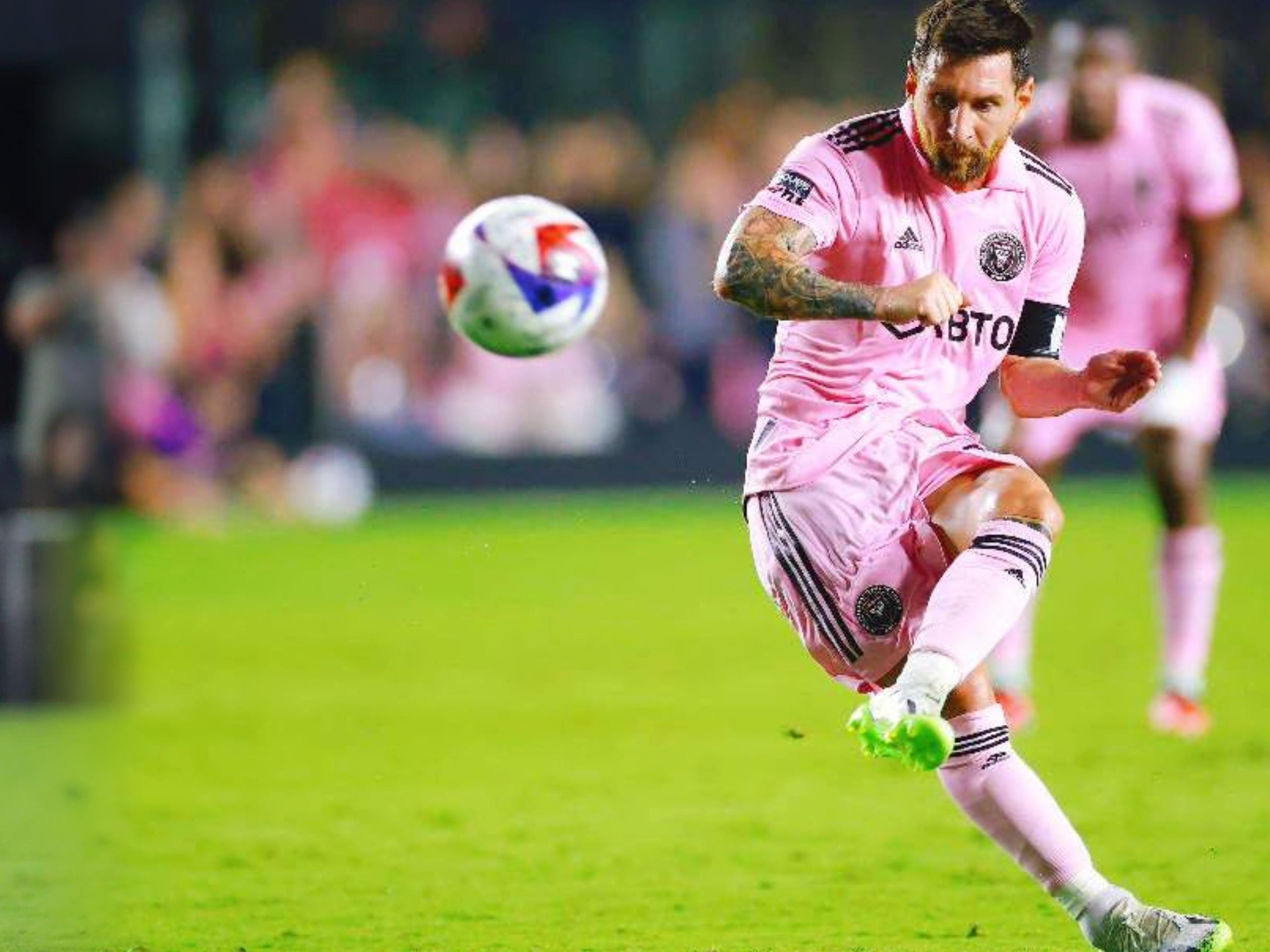 意甲：尤文2-0轻取卡利亚里（意甲：尤文2-0完胜卡利亚里）