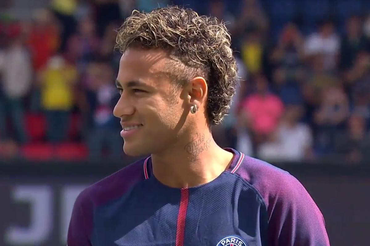 科莫5-1大胜都灵，阿达伊梅开二度，巴图里纳破门（科莫5-1痛击都灵：阿达伊双响，巴图里纳建功）