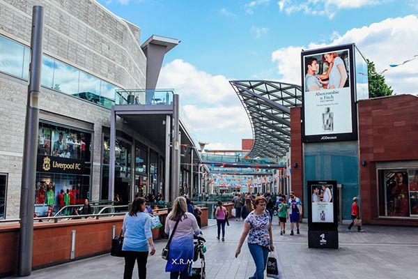 凯恩回应与巴萨传闻：我没和任何人接触，现在在拜仁很开心（凯恩谈巴萨传闻：未与任何人接触，在拜仁过得很开心）